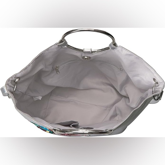๐6xHP!!๐๐ NWT! Silver Vegan Leather Bag ๐ - Picture 13 of 16